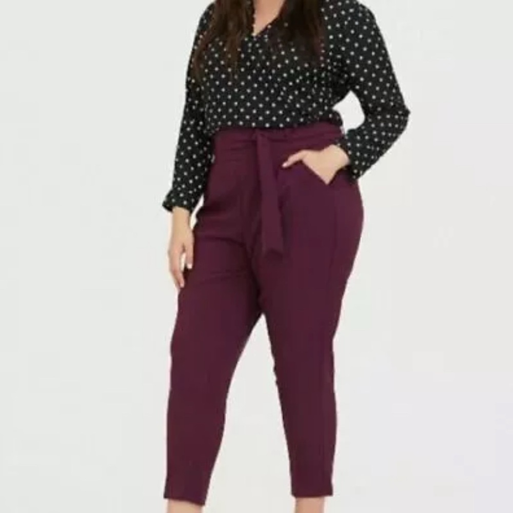 NWT Torrid Women's Size 20 Burgundy High Waisted Tie-Front Crop Pants